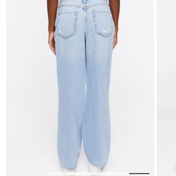 NWT Destroyed 90s-Fit Straight Jeans light wash distressed denim Forever 21 RARE - Picture 4 of 13